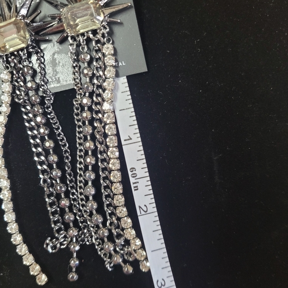 NWT Simply Vera Vera Wang Silvertone Drop Earrings - Picture 3 of 3